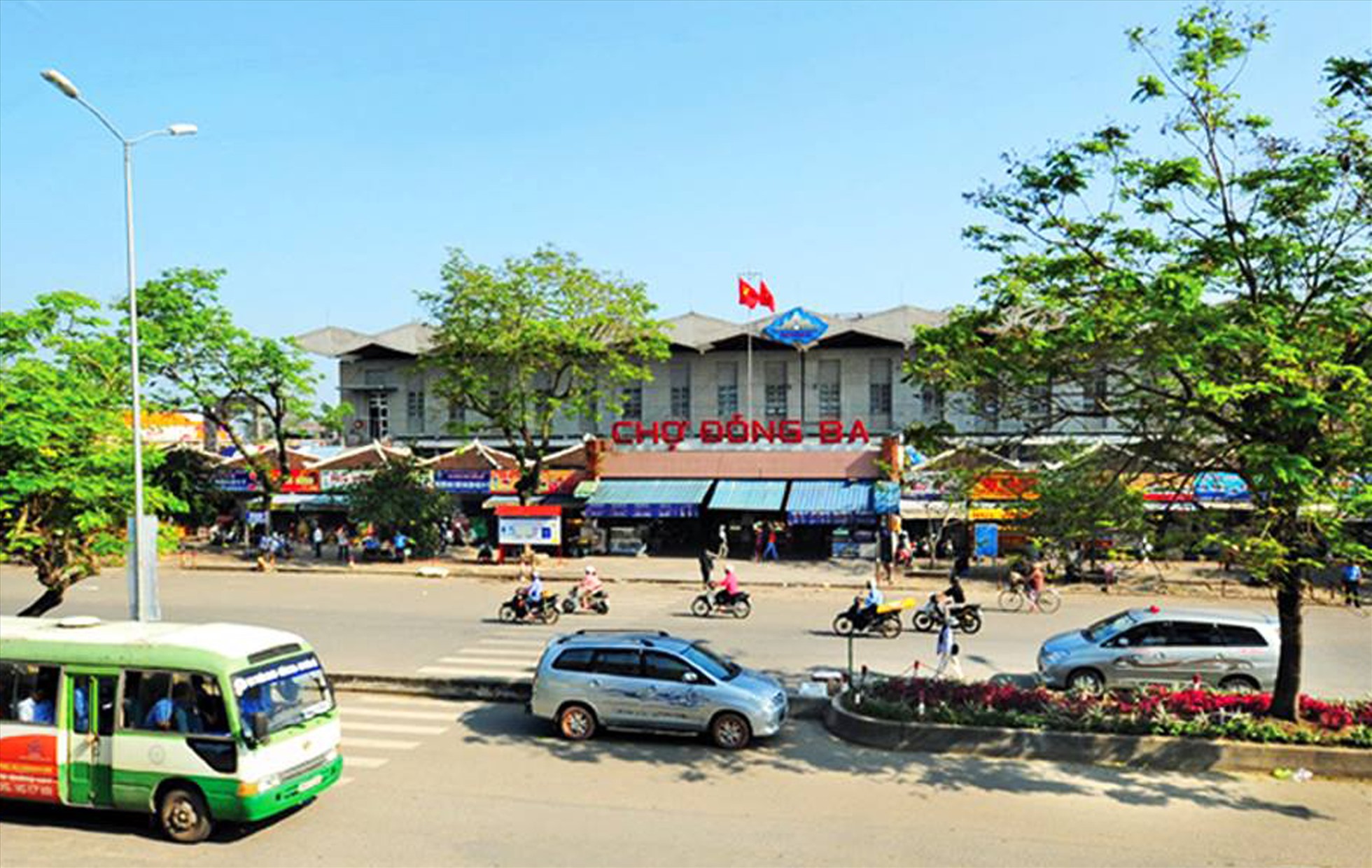 chợ đông ba huế vf3